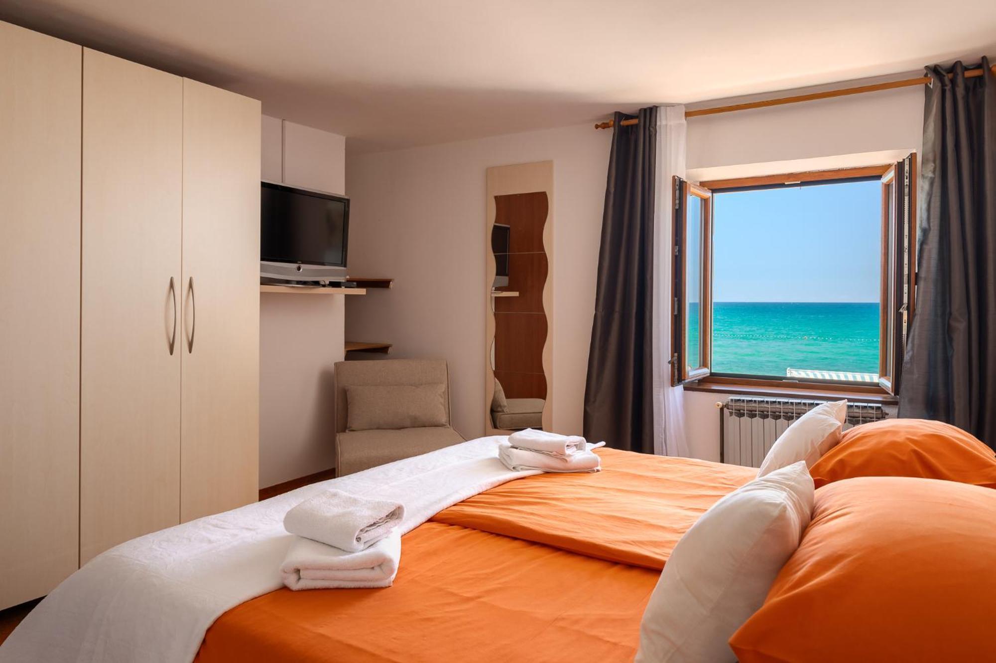 Beach House - Sea Breeze Poreč Exteriör bild